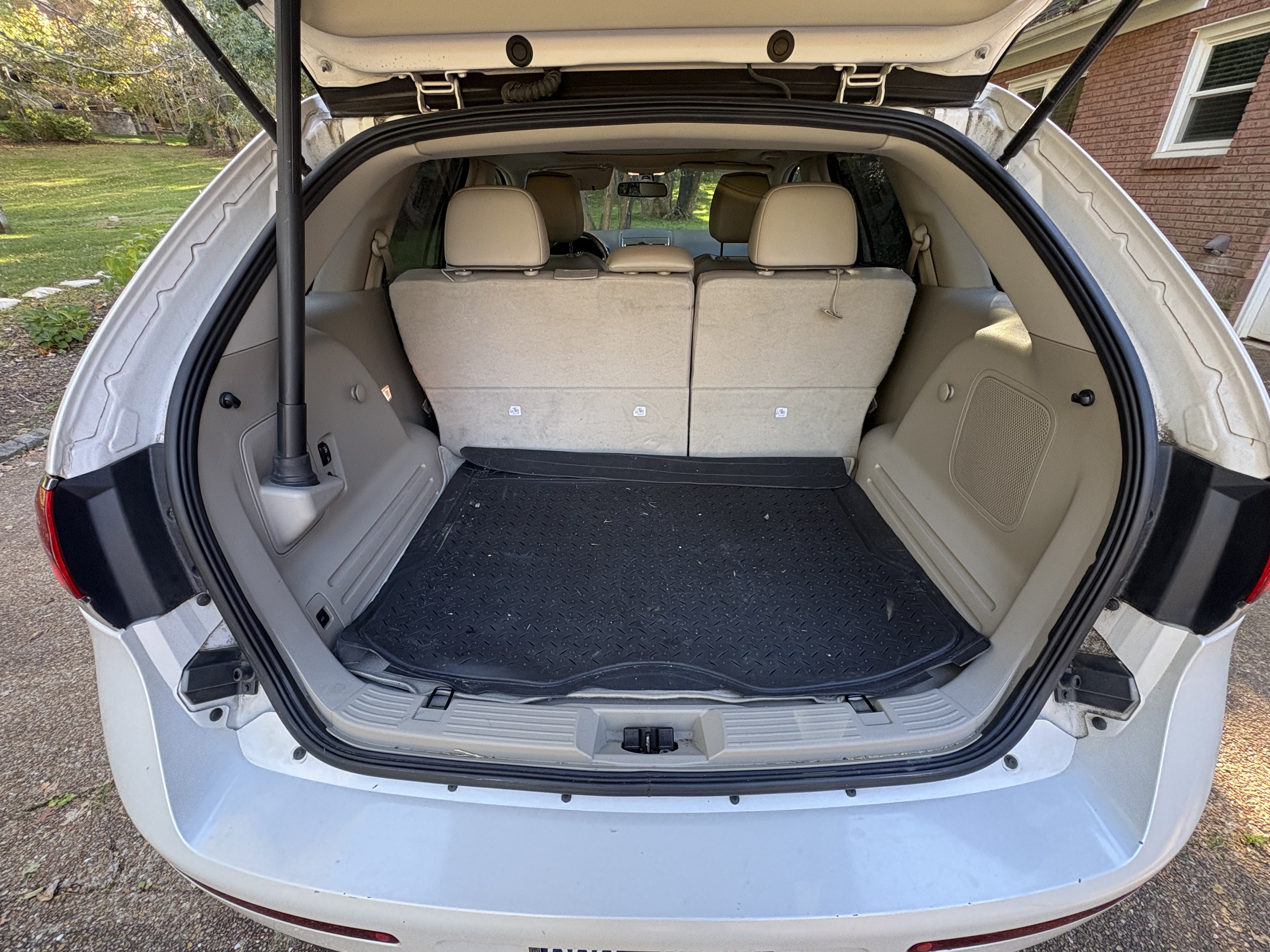 Used 2015 Lincoln MKX FWD w/ Equipment Group 102A image 24