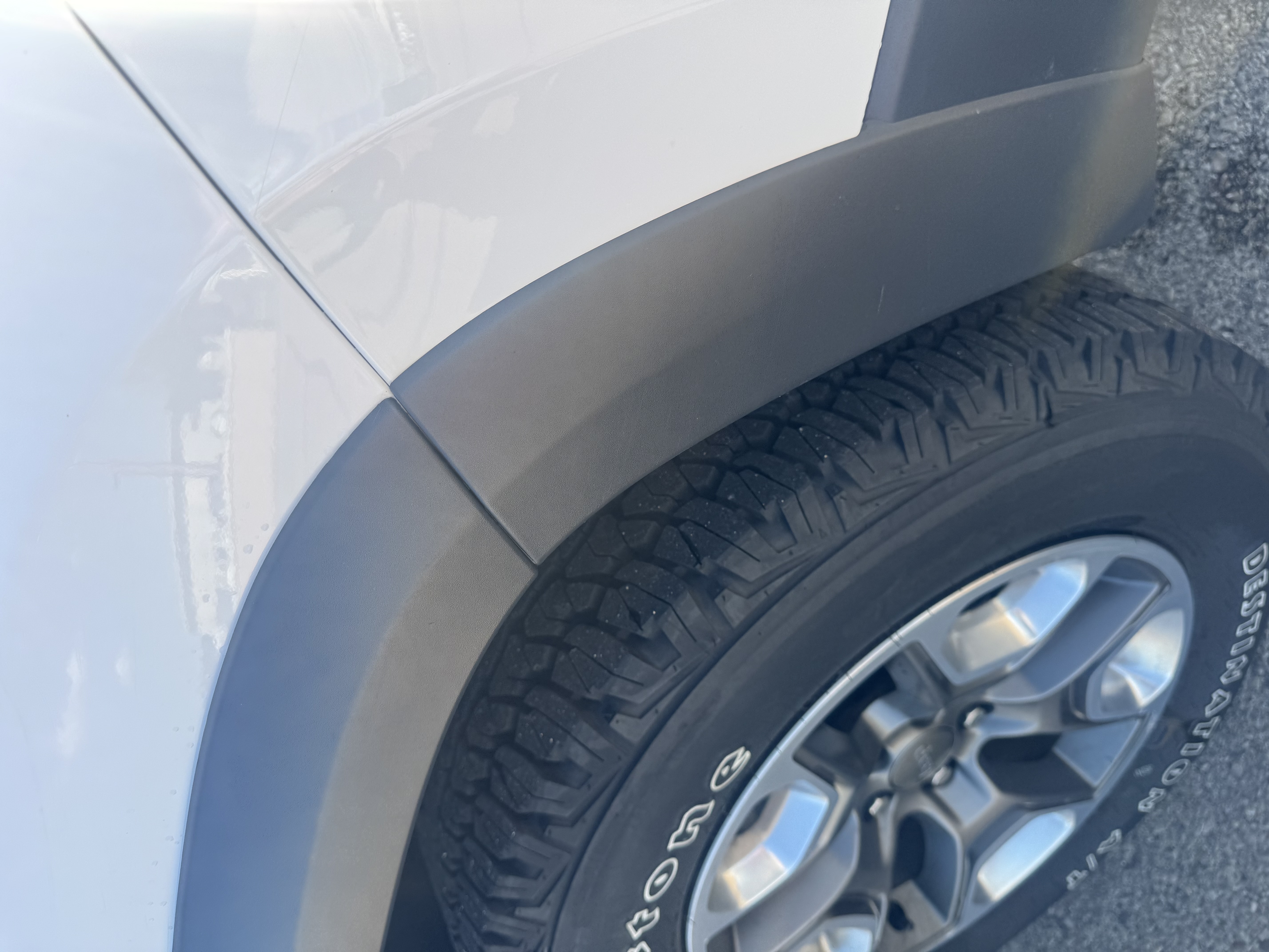 Used 2019 Jeep Cherokee Trailhawk w/ Cold Weather Group AWD/4WD image 2