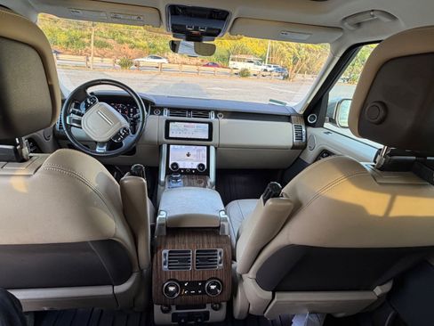 Used 2019 Land Rover Range Rover image 11