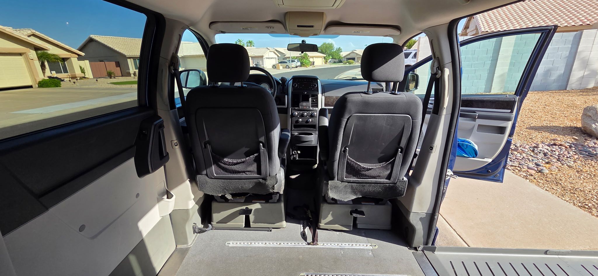 Used 2010 Dodge Grand Caravan SXT FWD image 11