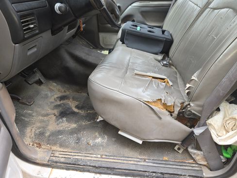 Used 1997 Ford F250 2WD Regular Cab Heavy Duty image 5