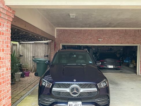 Used 2020 Mercedes-Benz GLE 350 image 1