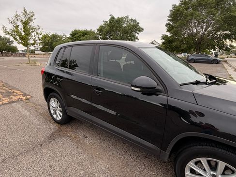 Used 2017 Volkswagen Tiguan Limited w/ Alloy Wheels Package AWD/4WD image 11