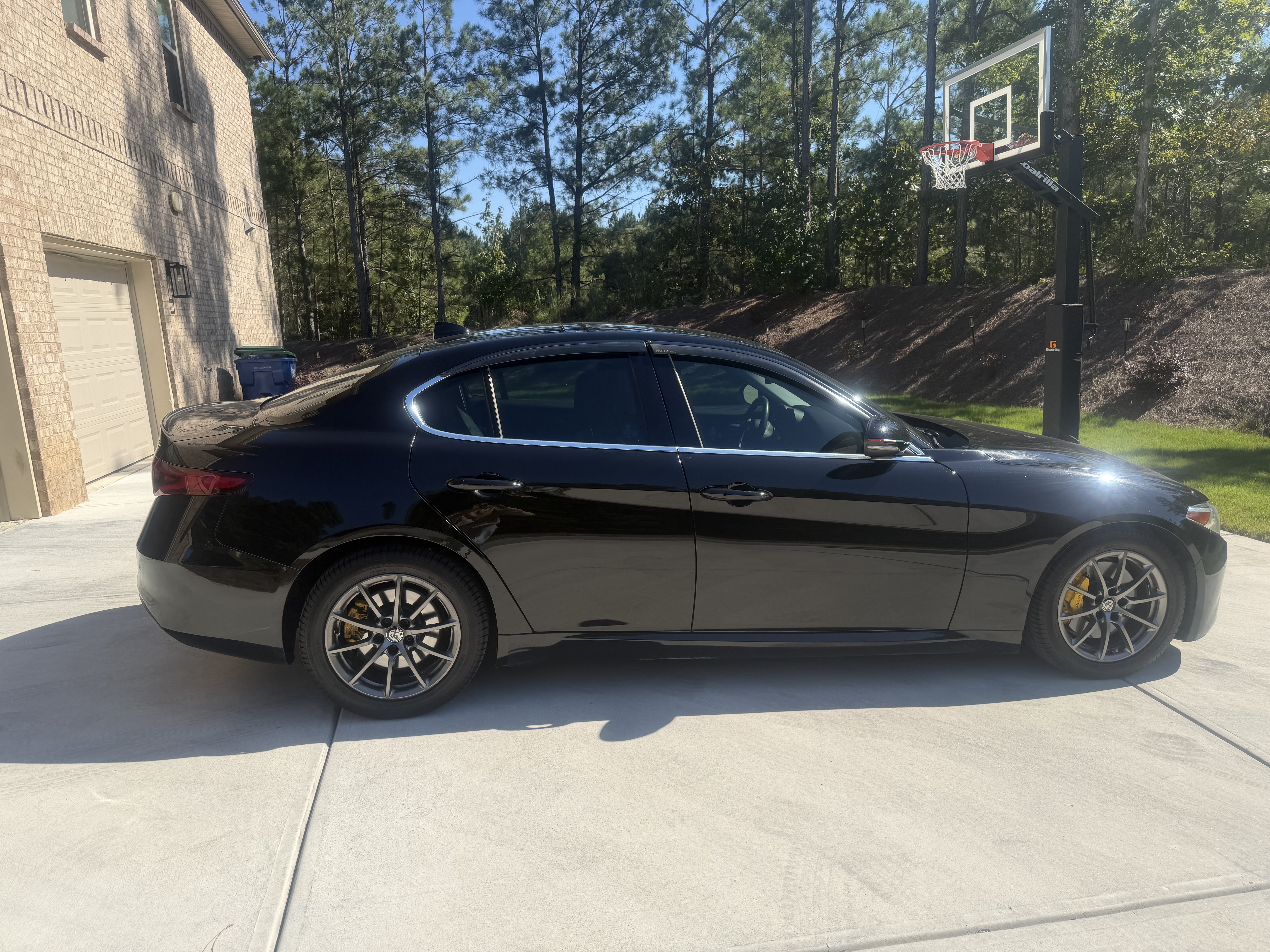 Used 2018 Alfa Romeo Giulia RWD image 5