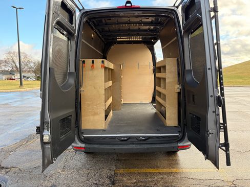 Used 2023 Mercedes-Benz Sprinter 2500 image 5
