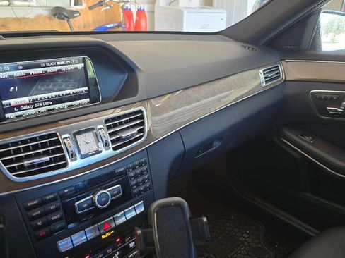 Used 2014 Mercedes-Benz E 350 4MATIC Sedan image 11
