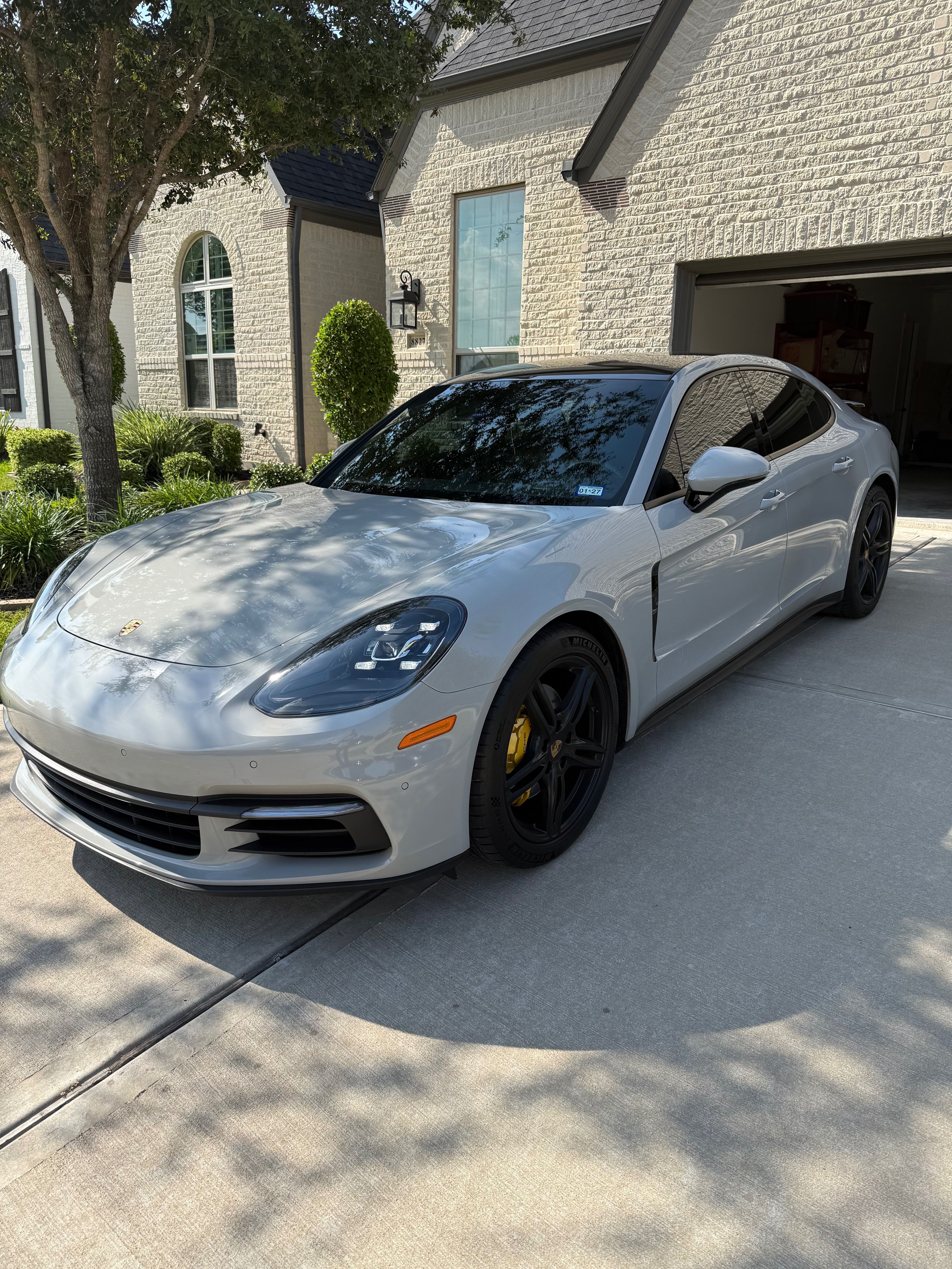 Used 2018 Porsche Panamera 4 AWD/4WD image 1