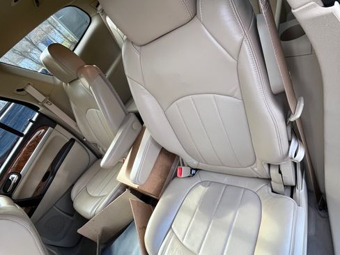 Used 2011 Buick Enclave CXL w/ Trailering Provision Package FWD image 24