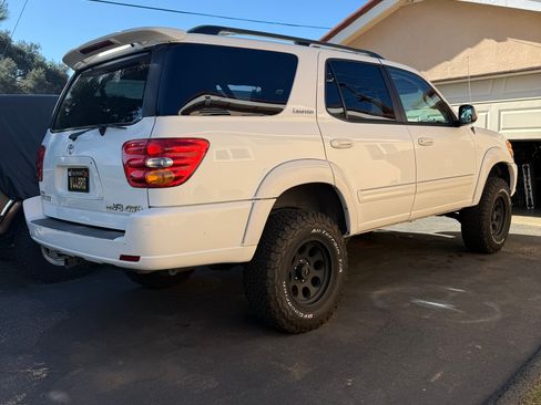 Used 2003 Toyota Sequoia Limited image 1