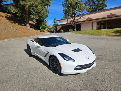 Used 2018 Chevrolet Corvette Stingray Coupe w/ Battery Protection Package image 1