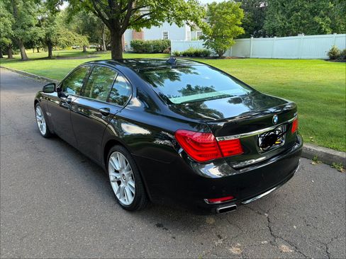 Used 2011 BMW 750i RWD image 9