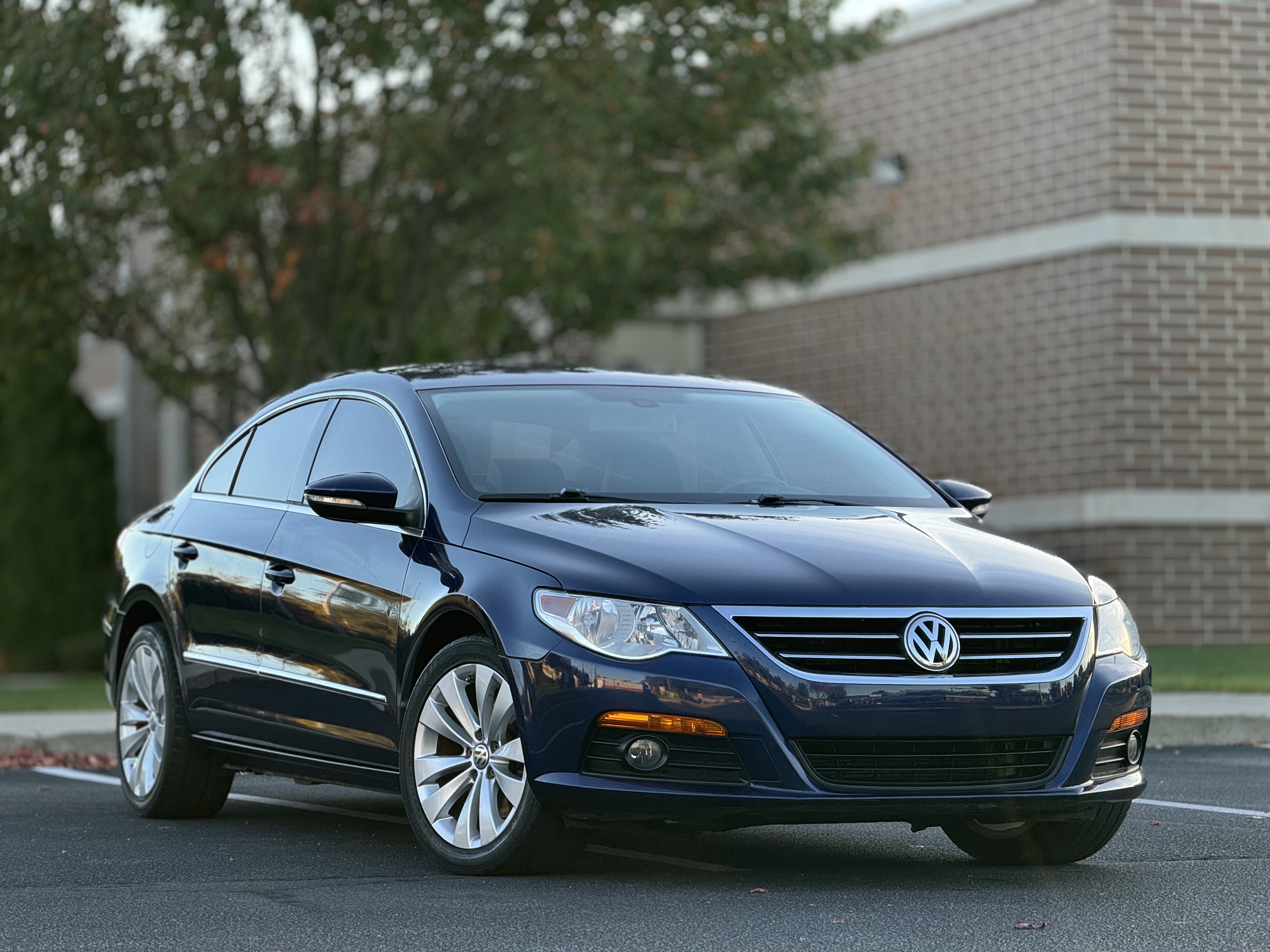 Used 2010 Volkswagen CC Sport FWD image 6