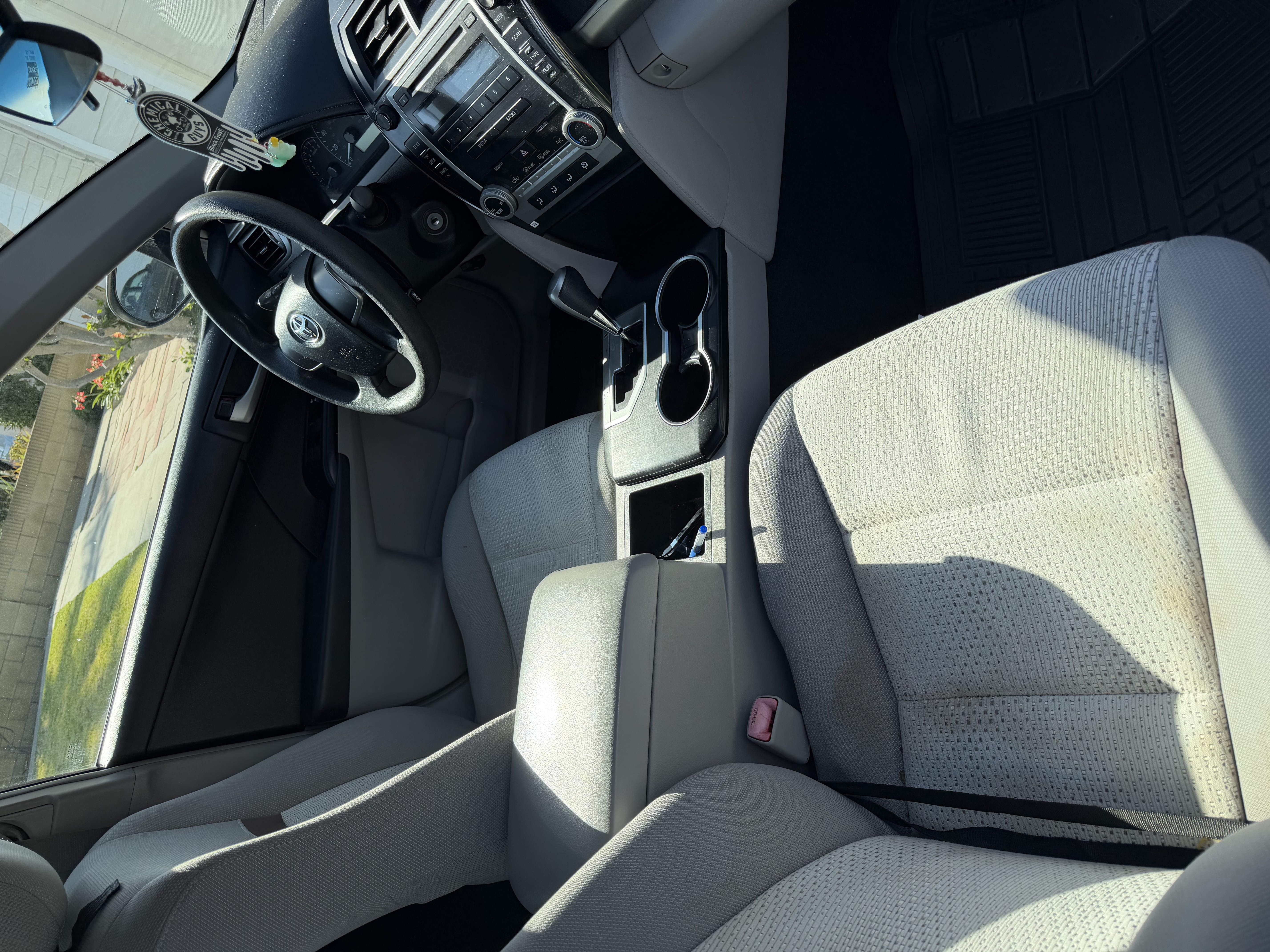 Used 2012 Toyota Camry FWD image 9