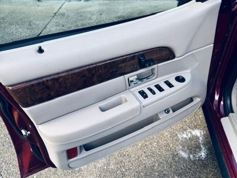 Used 2009 Mercury Grand Marquis LS image 12