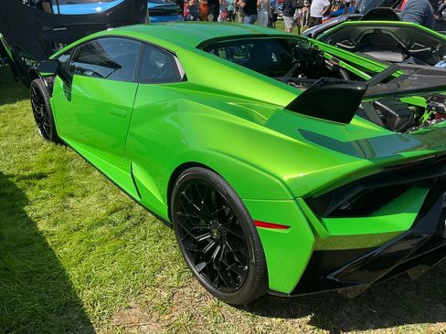 Used 2022 Lamborghini Huracan STO image 5