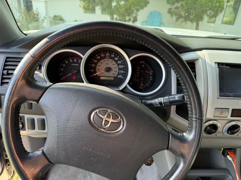 Used 2006 Toyota Tacoma PreRunner RWD image 12