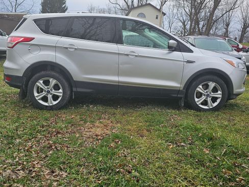 Used 2014 Ford Escape SE image 2