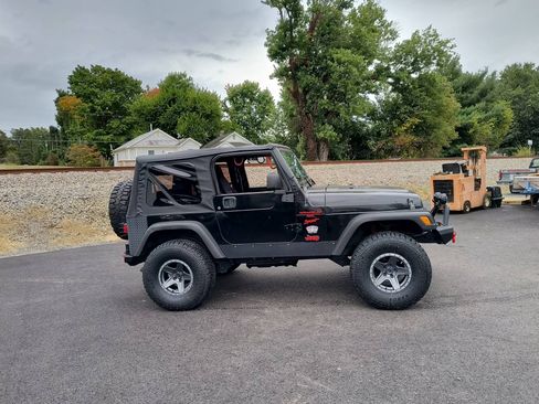 Used 2006 Jeep Wrangler Sport w/ 30" Tire & Wheel Group image 8