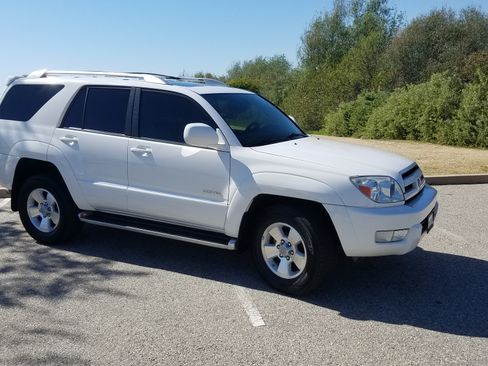 Used 2004 Toyota 4Runner Limited image 4