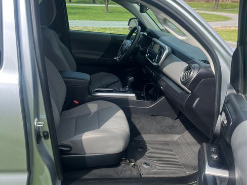 Used 2023 Toyota Tacoma SR5 w/ SX Package image 21