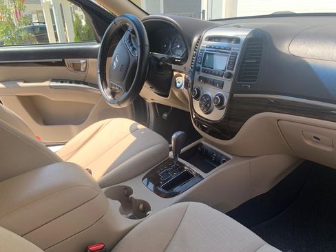 Used 2010 Hyundai Santa Fe GLS image 12