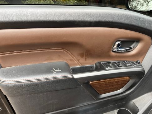 Used 2017 Nissan Titan Platinum Reserve image 5