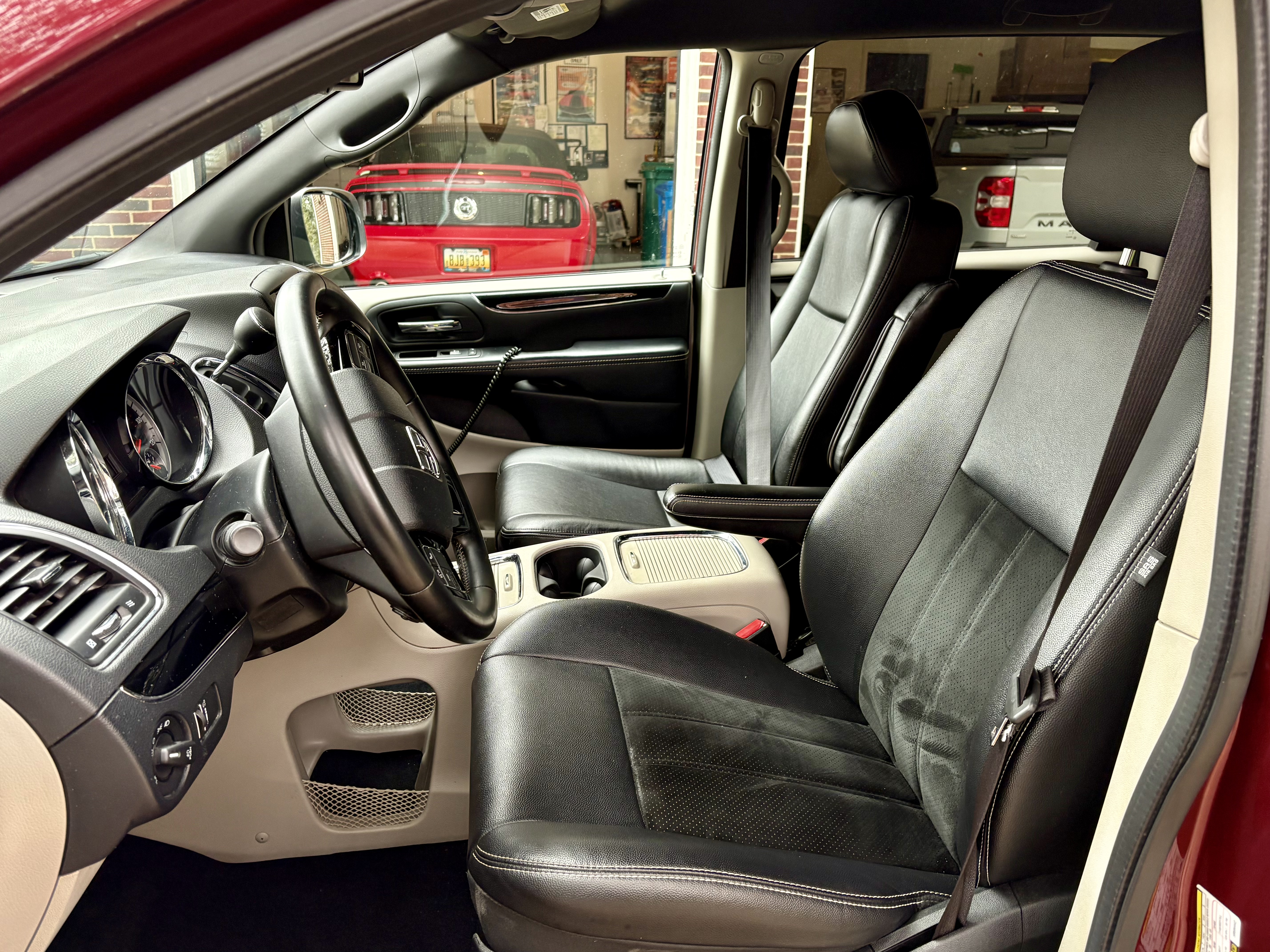 Used 2017 Dodge Grand Caravan SXT FWD image 10