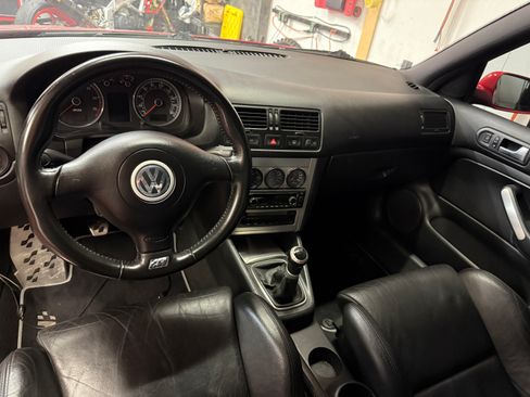 Used 2004 Volkswagen R32 AWD/4WD image 11