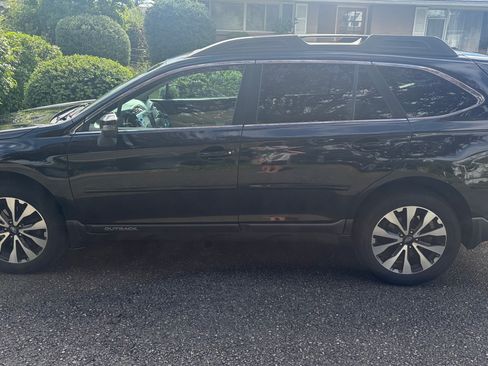 Used 2017 Subaru Outback 2.5i Limited AWD/4WD image 1