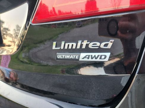 Used 2015 Hyundai Santa Fe Limited w/ Option Group 04 AWD/4WD image 11