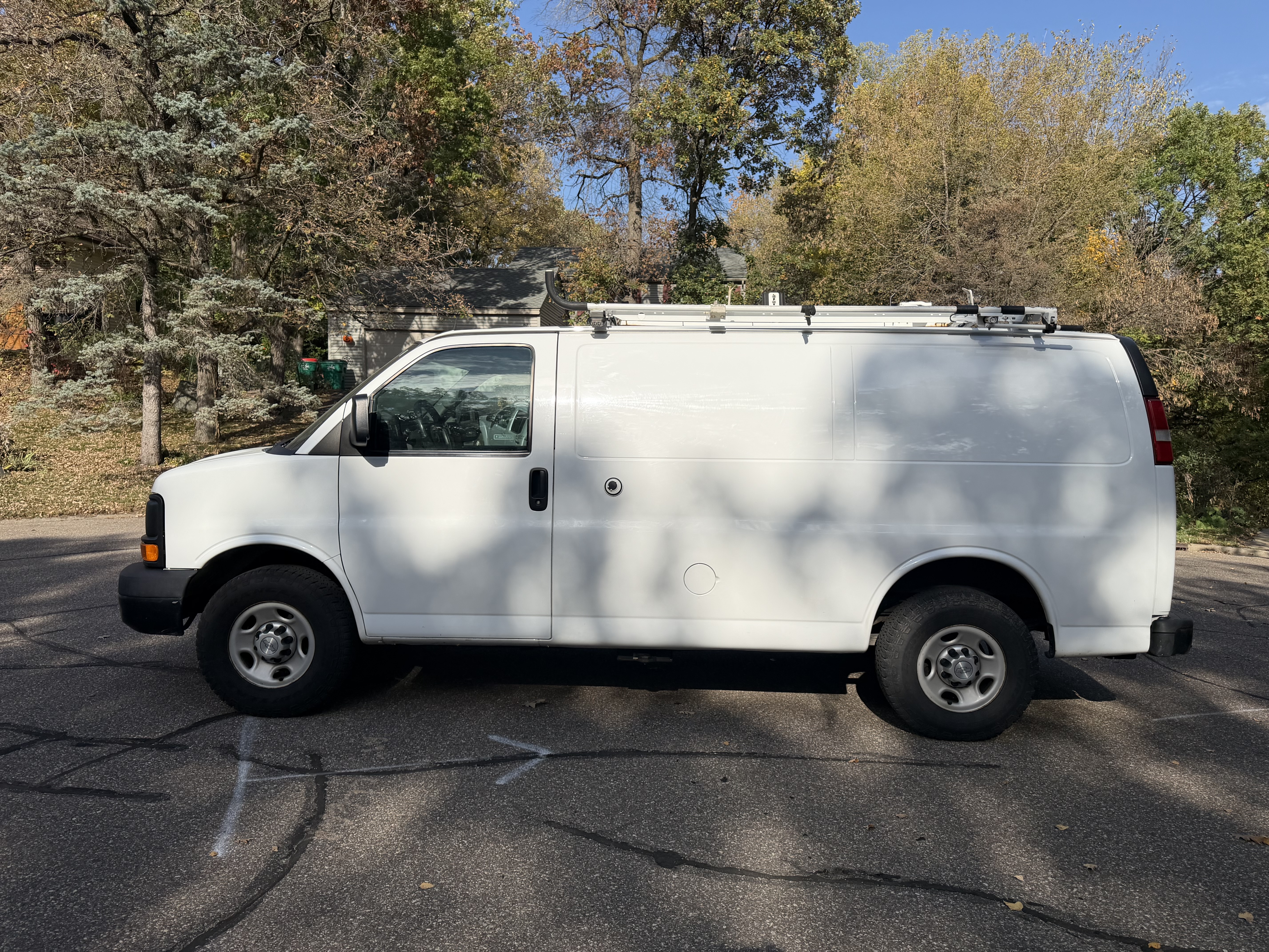 Used 2015 Chevrolet Express 2500 RWD image 5