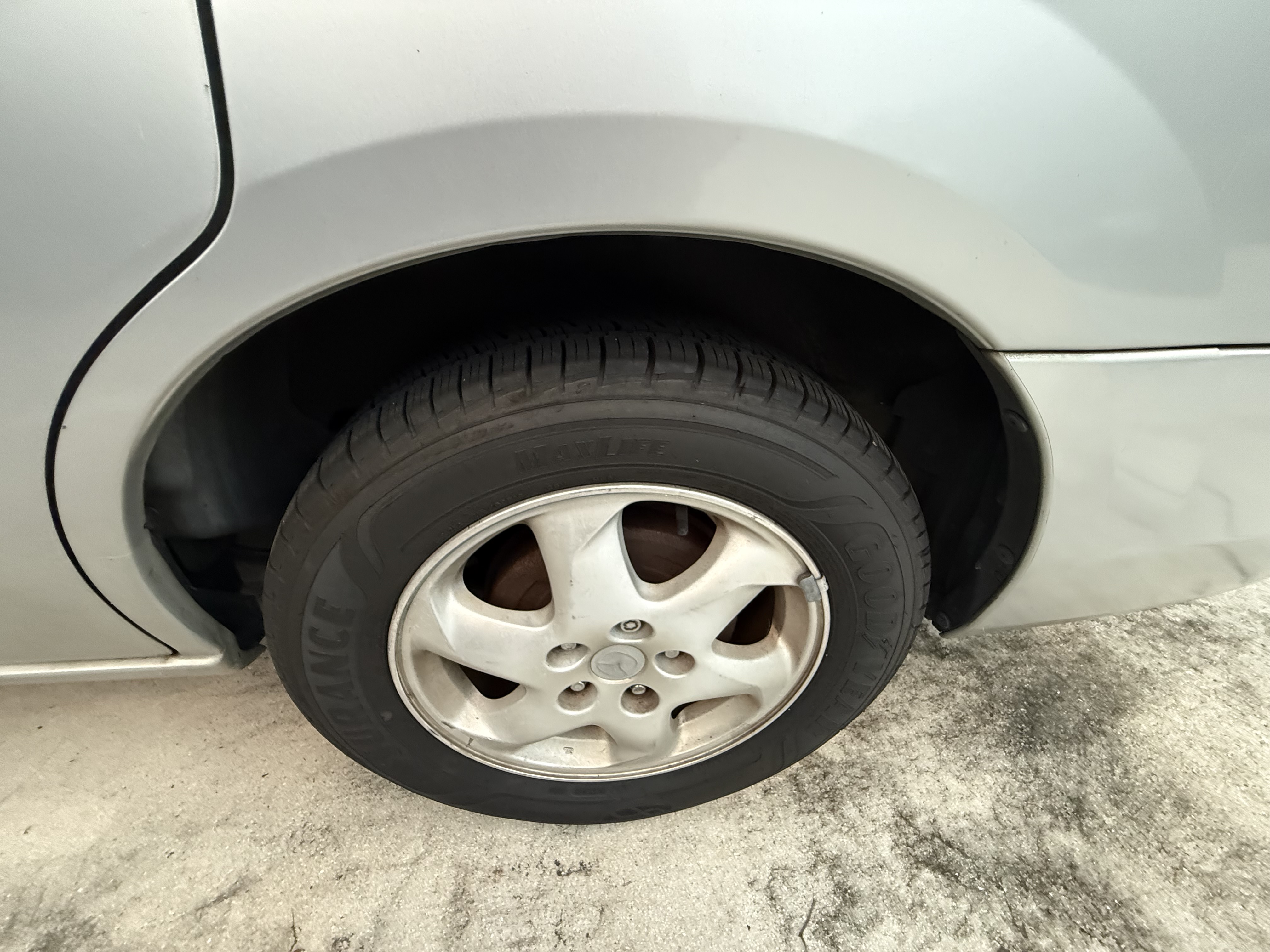 Used 2001 MAZDA MPV ES FWD image 12