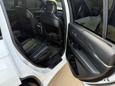 Used 2021 Jeep Grand Cherokee L Overland w/ Luxury Tech Group IV image 11