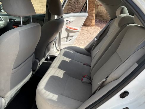 Used 2010 Toyota Corolla image 9