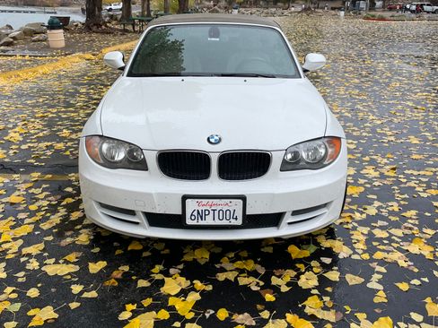 Used 2011 BMW 128i Convertible image 2