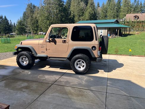 Used 2000 Jeep Wrangler Sport image 1