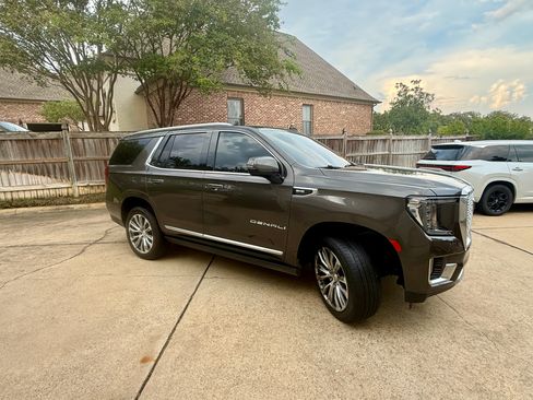 Used 2021 GMC Yukon Denali AWD/4WD image 4
