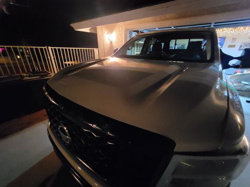 Used 2017 Nissan Titan S image 10