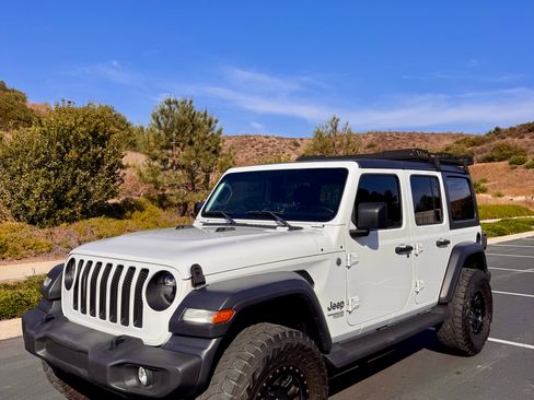 Used 2020 Jeep Wrangler Unlimited Sport S AWD/4WD image 2
