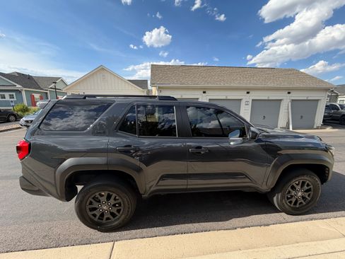 Used 2025 Toyota 4Runner SR5 AWD/4WD image 4