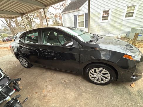 Used 2018 Toyota Corolla LE image 13