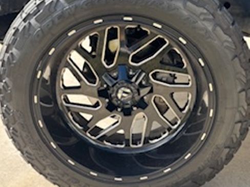 Used 2019 GMC Sierra 1500 SLT image 14