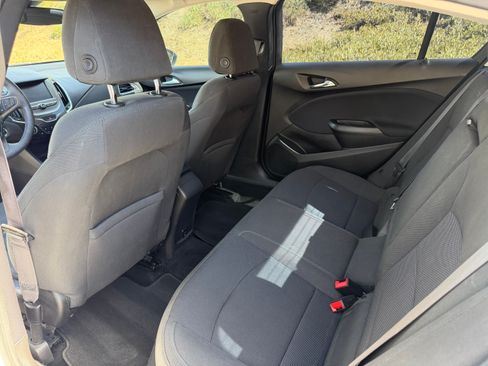 Used 2017 Chevrolet Cruze LT w/ Convenience Package FWD image 14