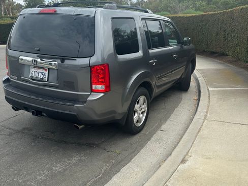 Used 2011 Honda Pilot EX-L image 12