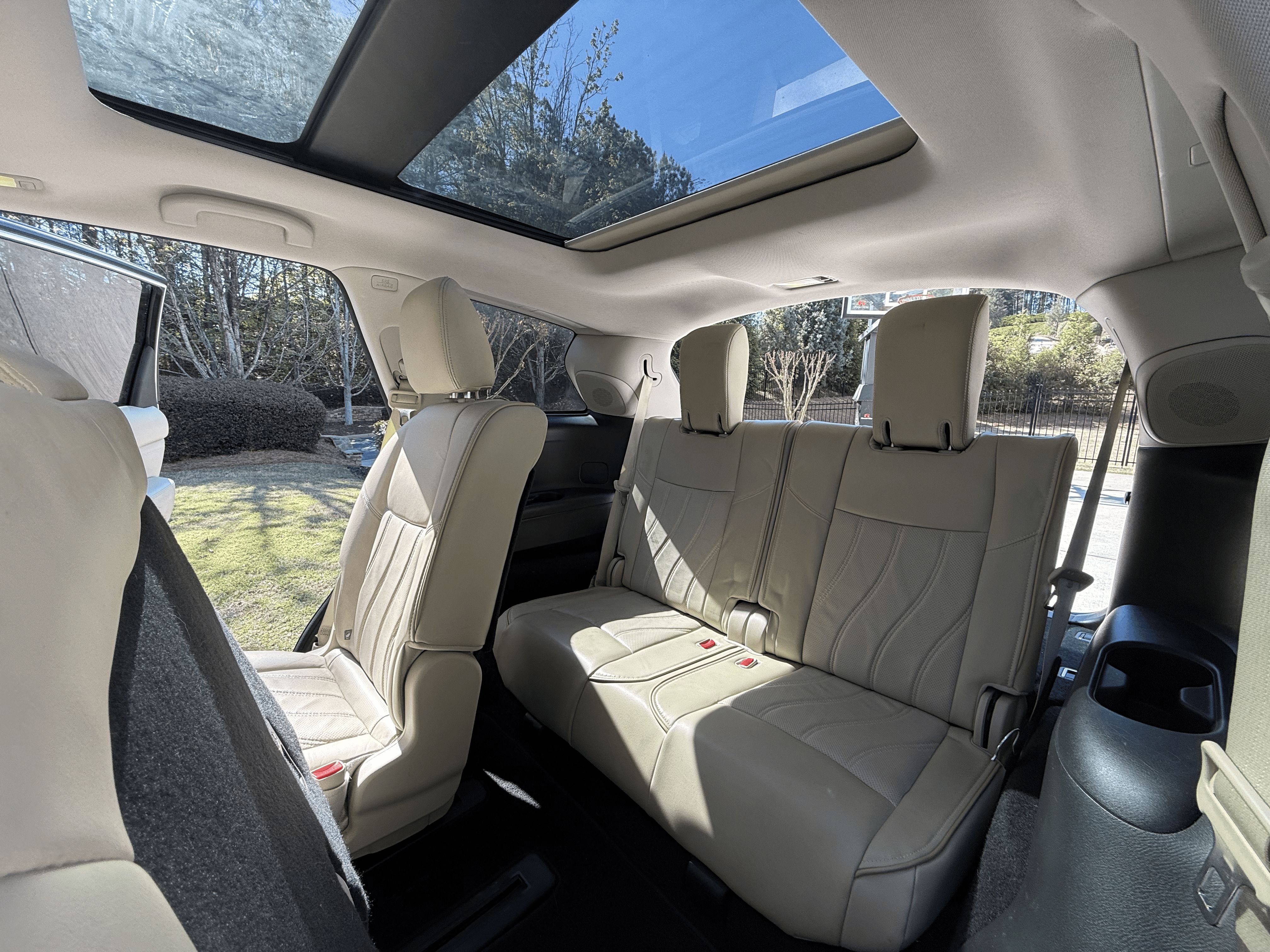 Used 2015 INFINITI QX60 FWD w/ Deluxe Touring Package image 10