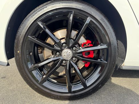 Used 2021 Volkswagen GTI SE image 22