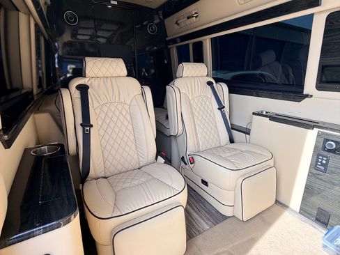 Used 2021 Mercedes-Benz Sprinter 3500 image 13