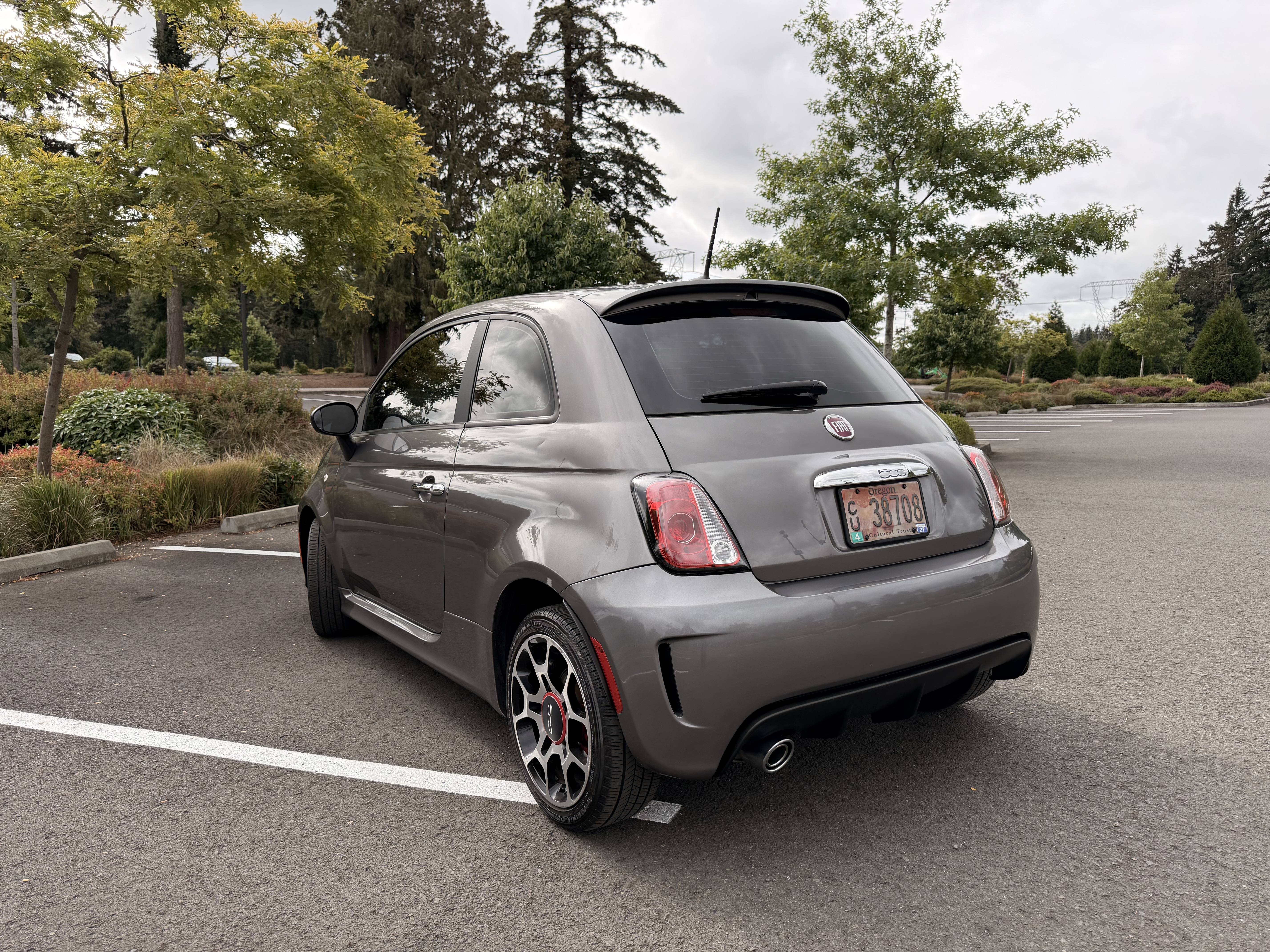 Used 2013 FIAT 500 Turbo w/ Beats Audio Pkg FWD image 8
