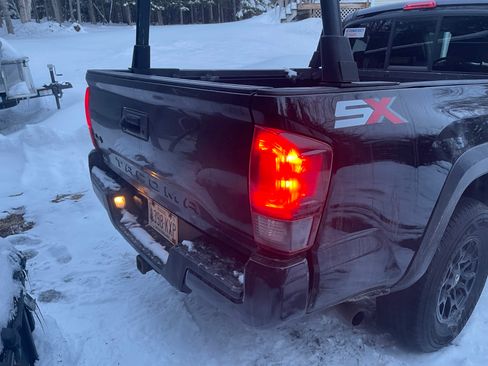 Used 2020 Toyota Tacoma SR w/ SX Package image 14