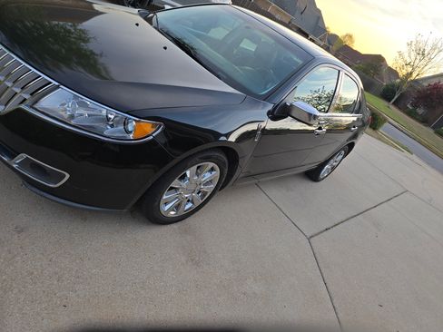 Used 2012 Lincoln MKZ image 9